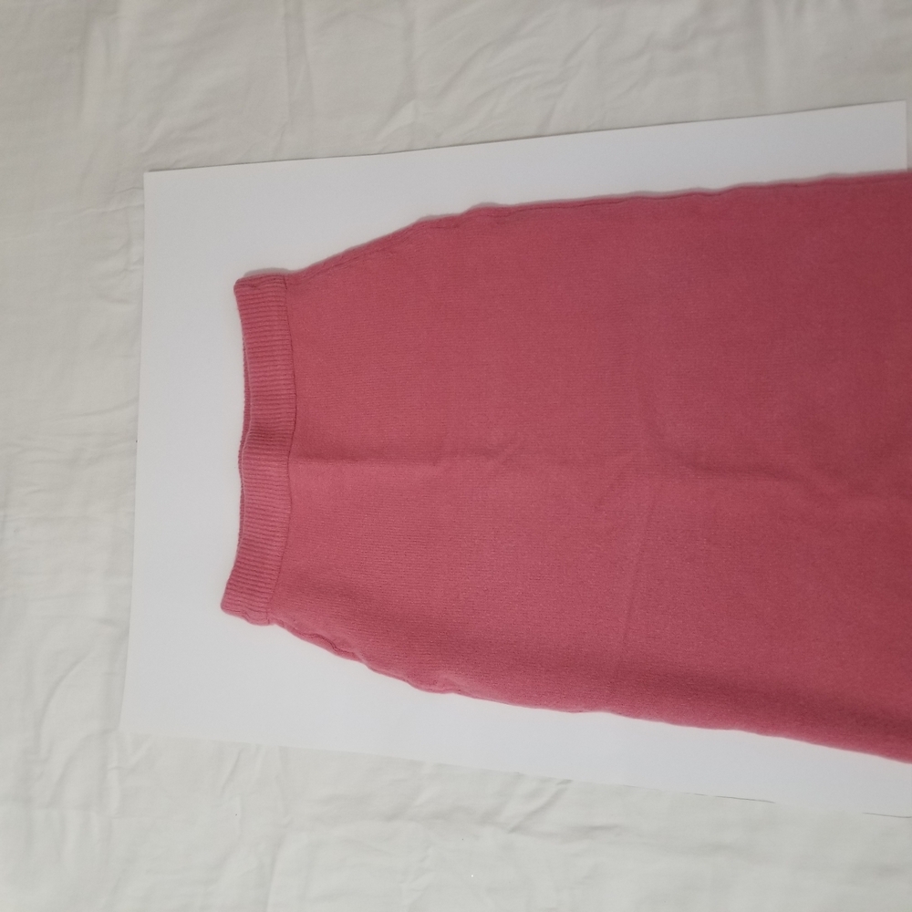 Pink Knitted 3/4 length Skirt women's size Large (322) - Picture 7 of 7